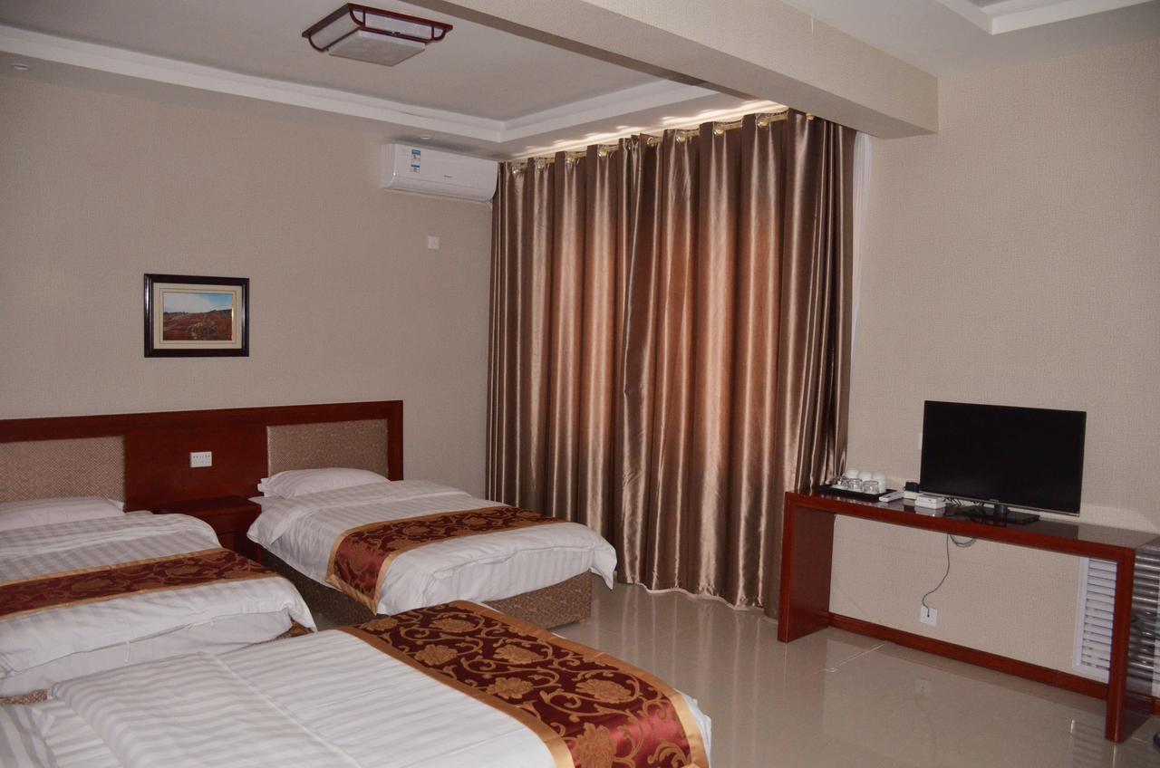 ג'אניה The Silk Road Travelers Hostel חדר תמונה